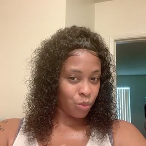 Meet your Posher, Devonna